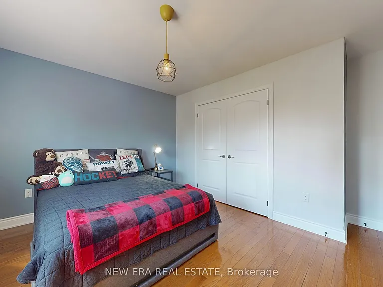 1031 Lake Dr N #UPPER — Photo 27