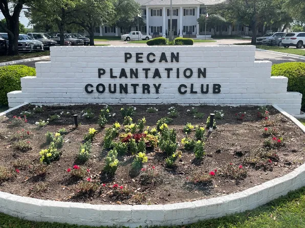 2412 Candlestick Dr, Granbury, TX 76049