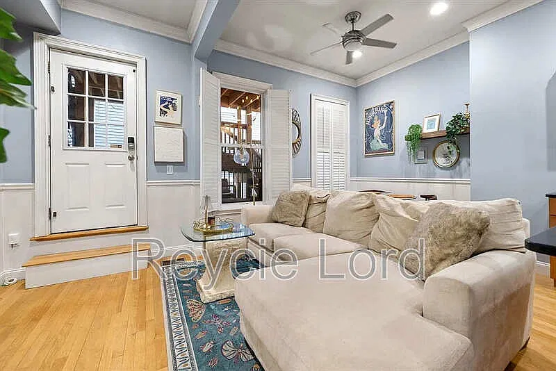2 bed, 2.0 bath, 880 sqft, $2,700 — Photo 2