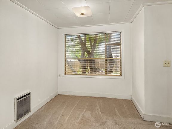 5th image of 15527 Wallingford Avenue N