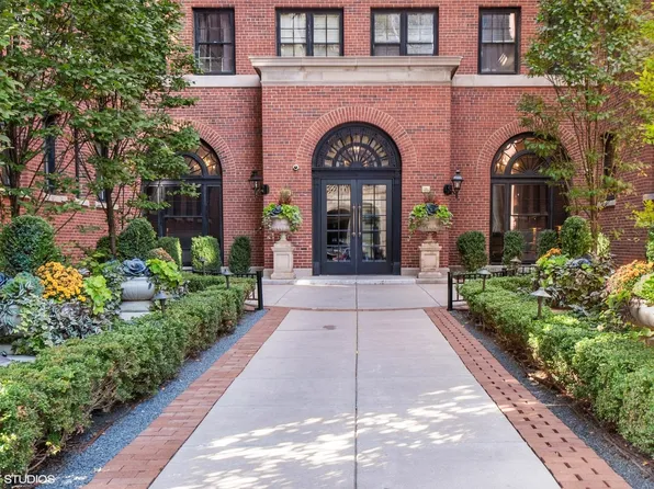 400 W Deming Pl APT 2M, Chicago, IL 60614