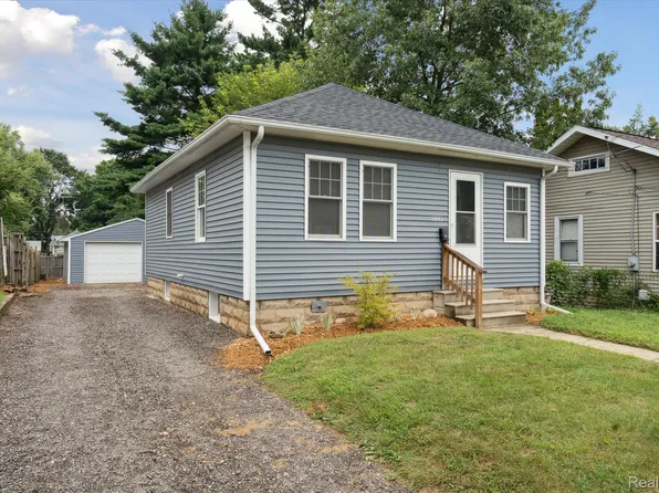 332 Hillside Ave, Jackson, MI 49203