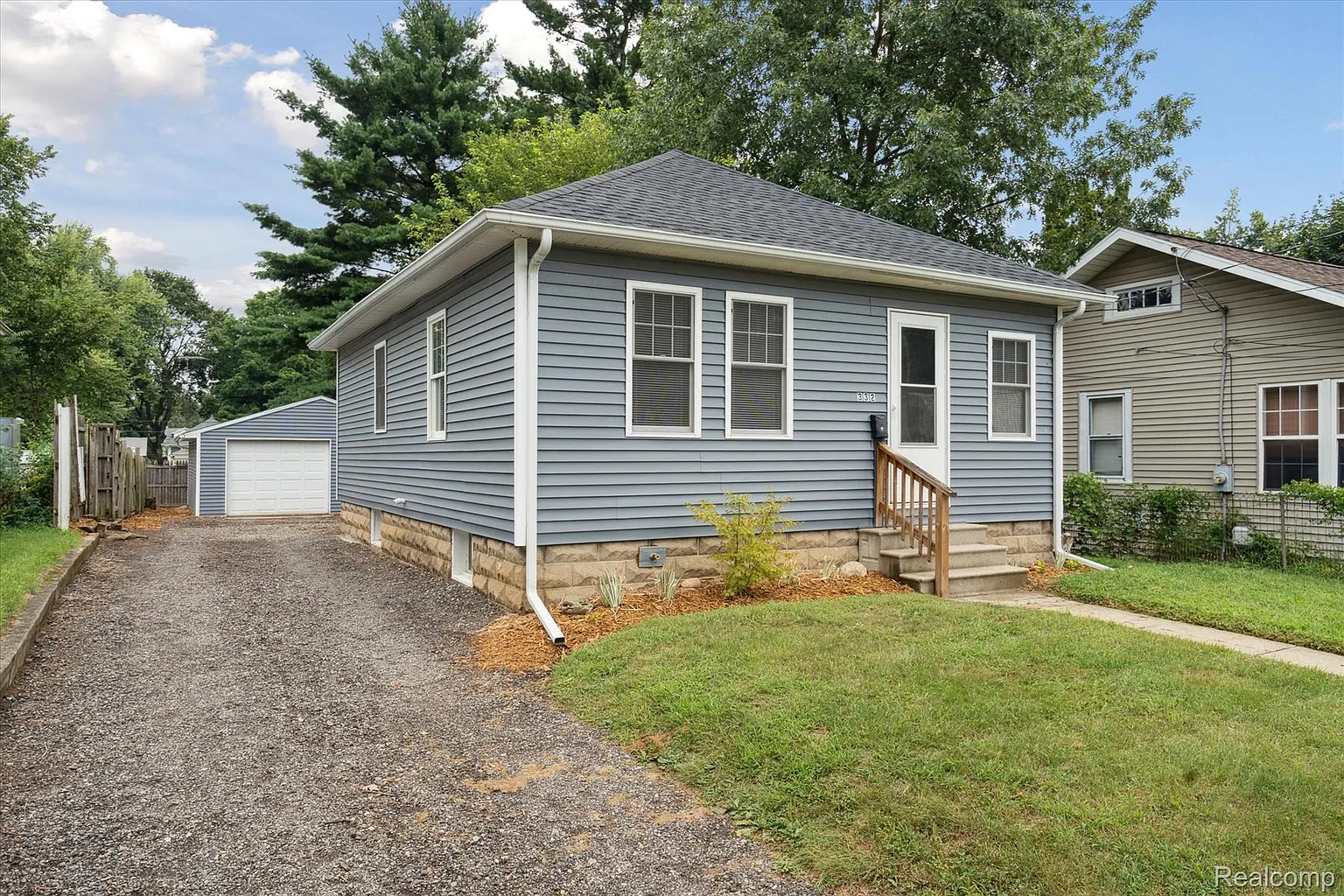 332 Hillside Ave photo 1