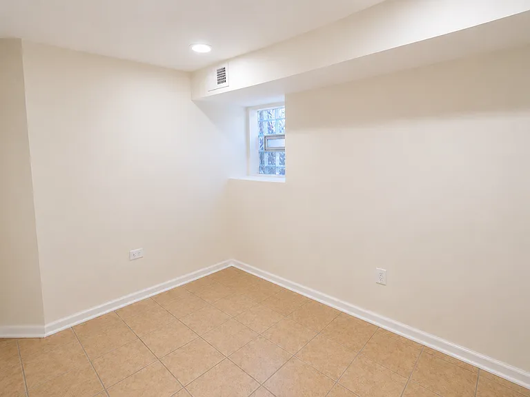 1016 N Ridgeway Ave #1R — Photo 14