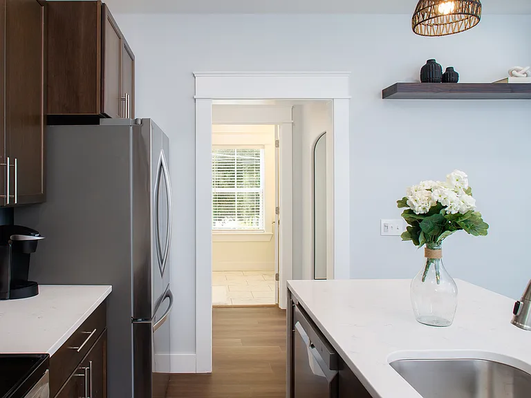 218 W 35th St — Photo 12