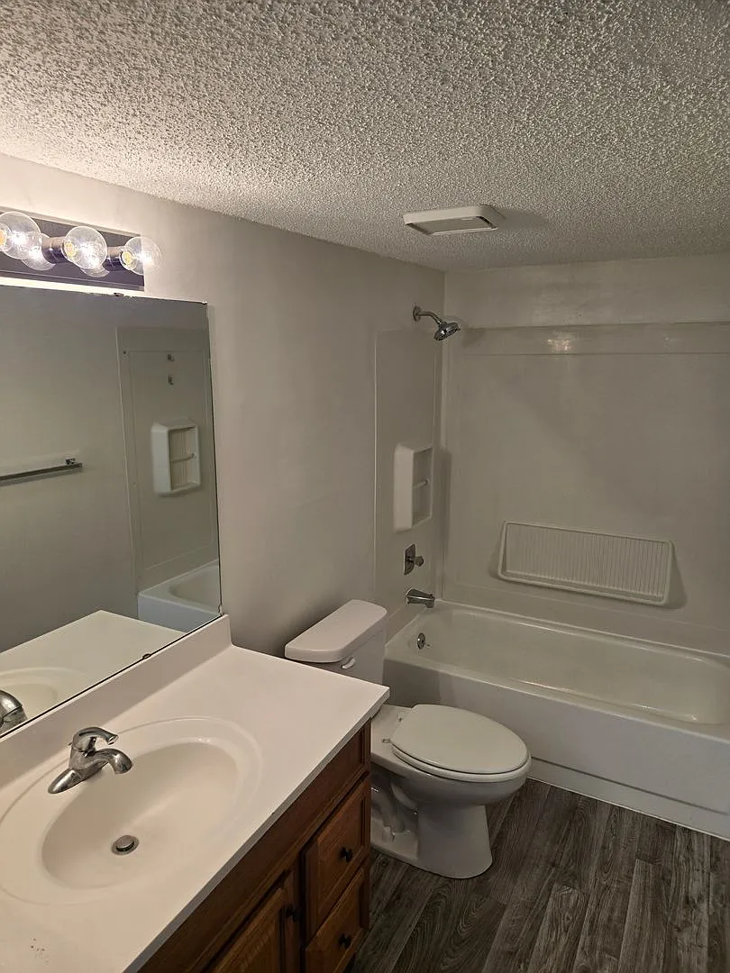 1701 Prospect Street Apartments — Photo 3