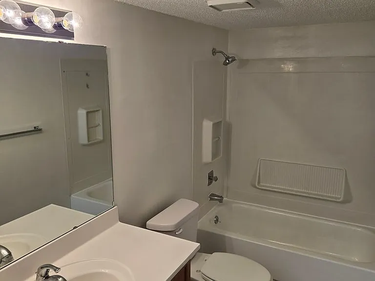 1701 Prospect St — Photo 3