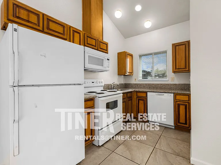 9304 Orangevale Ave — Photo 18