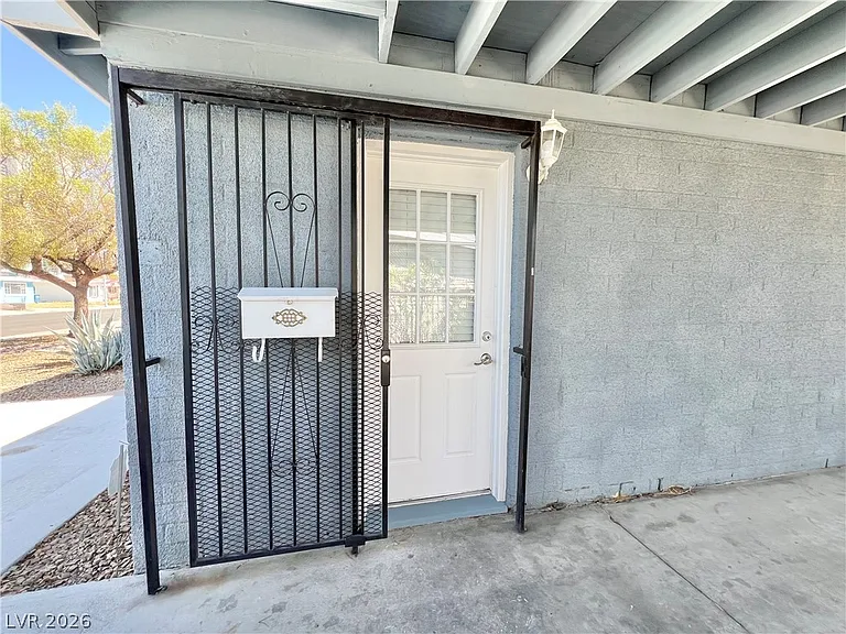 2300 Santa Clara Dr — Photo 40