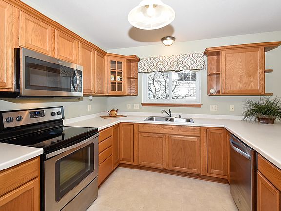 4th image of N163W19800 Riverview Dr