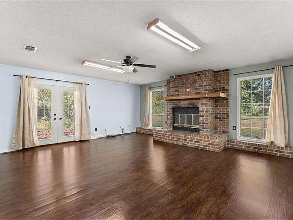 4th image of 850 Beau Ave