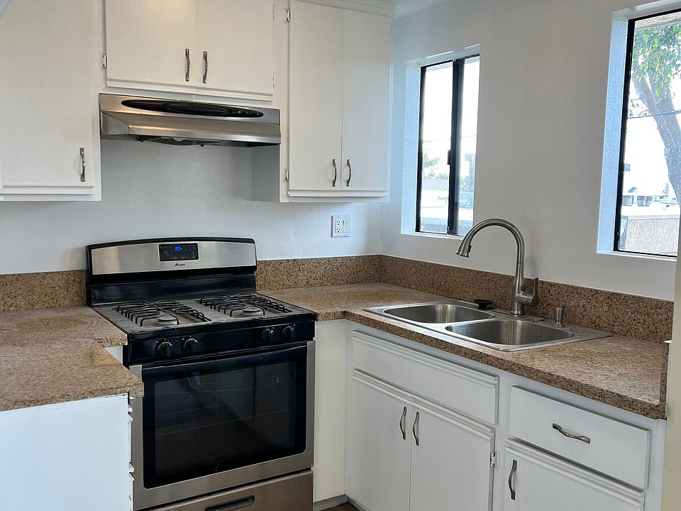 1st image of 1448 Stanley Ave #204