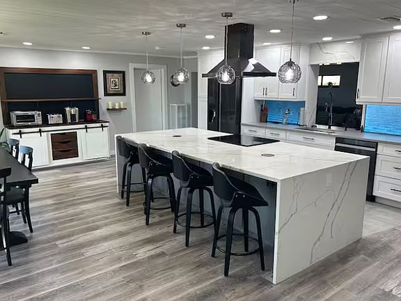 Eat up bar with power sources for work.