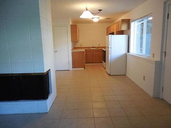 4th image of 6212 S 153rd St APT 22
