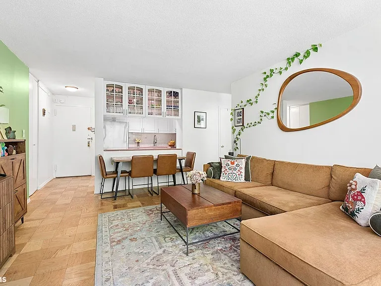 130 W 67th St #4H — Photo 4