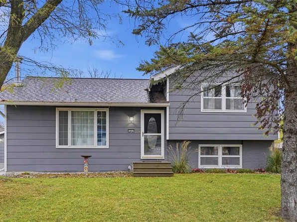 1227 Sunset St, Polk City, IA 50226