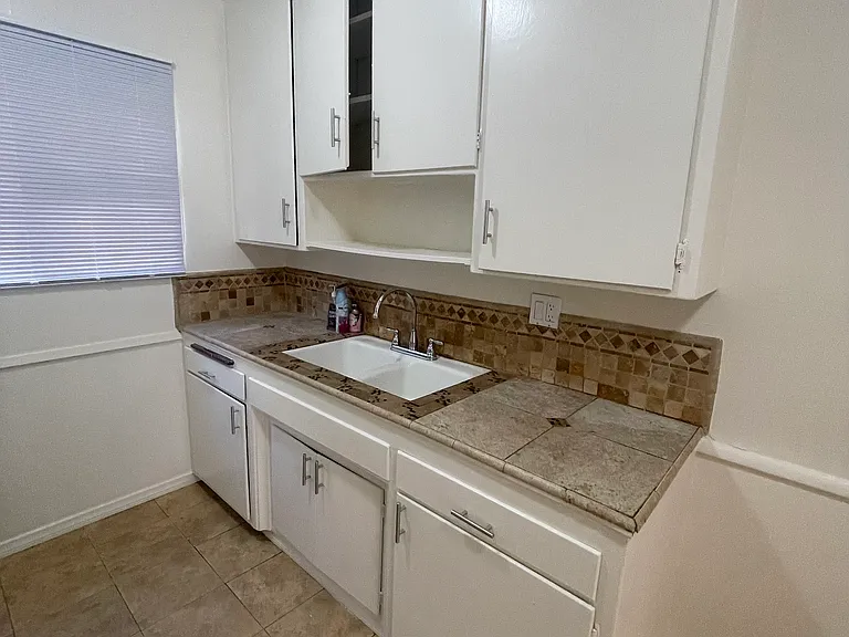 1607 N Harvard Blvd #3 — Photo 15