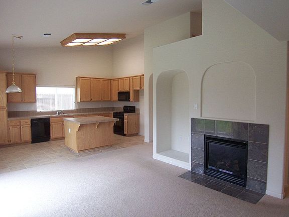 3rd image of 524 Feather River Way