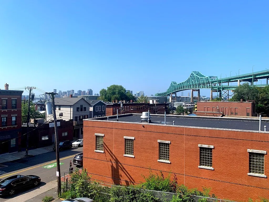 1 bed, 550 sqft, $1,900 — Photo 2