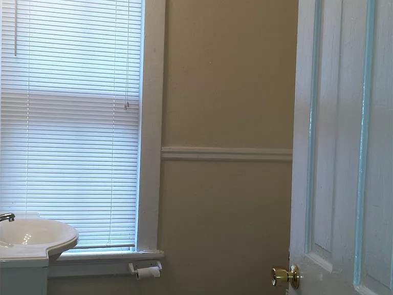 2406 3rd Ave #1-B-2 — Photo 3