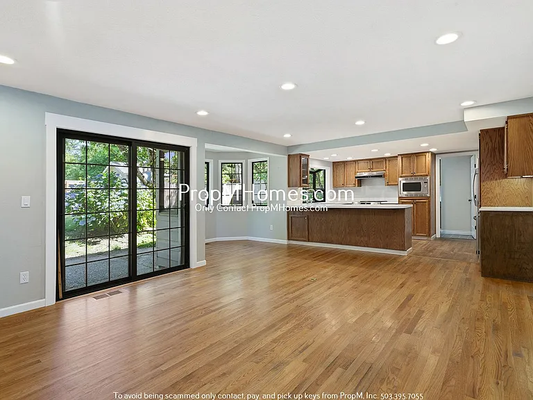 12200 SW 128th Ave — Photo 14