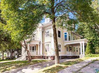 2215 E Superior St, Duluth, MN 55812