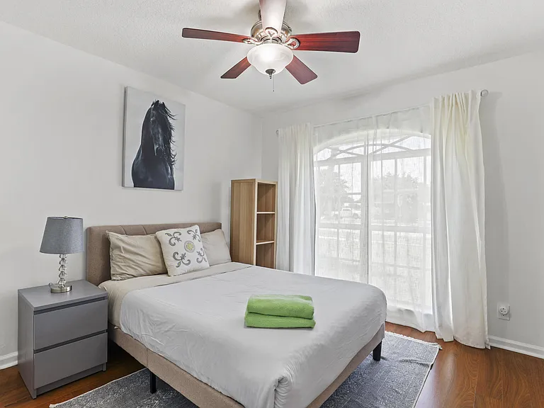 13885 Sheffield St — Photo 16