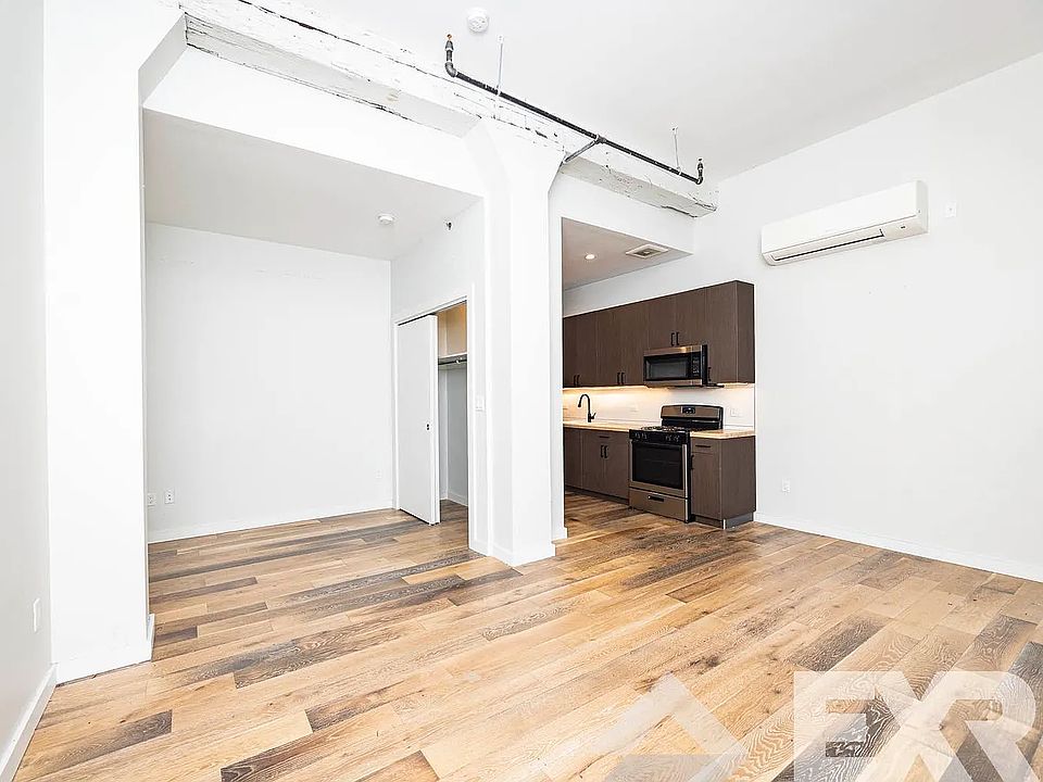 1st image of 943 Bergen St #303