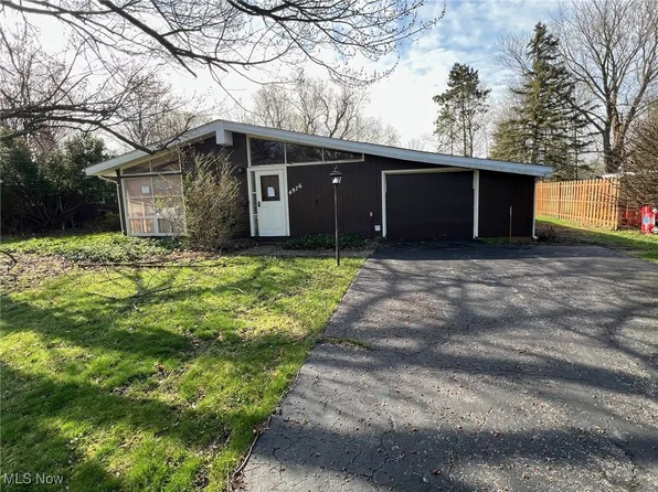 4976 Horizon Dr, Richmond Heights, OH 44143