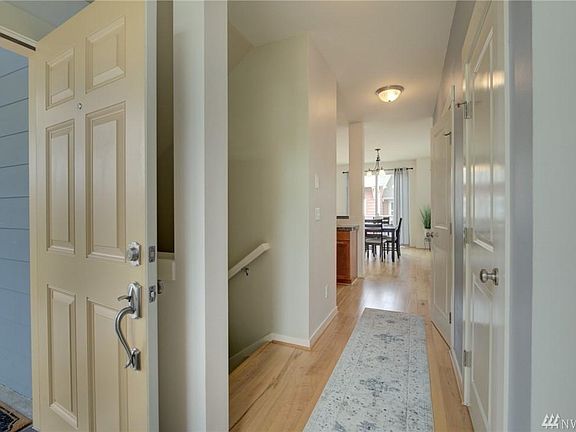 3rd image of 1957 18th Ave NE