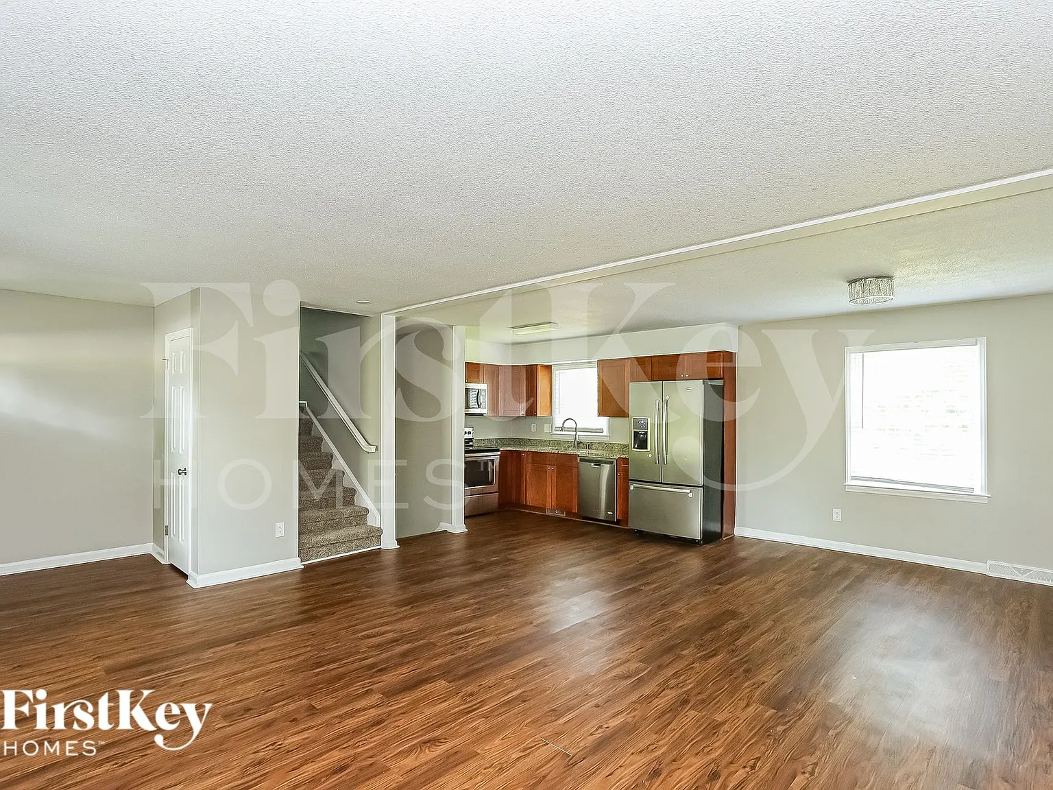 4 bed, 2.5 bath, 1950 sqft, $2,590 — Photo 3