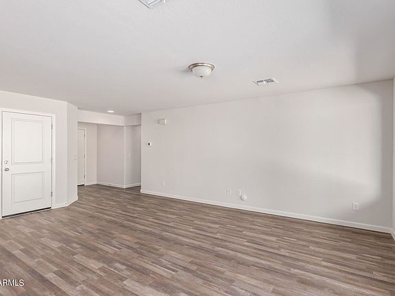 5th image of 820 W Caroline St