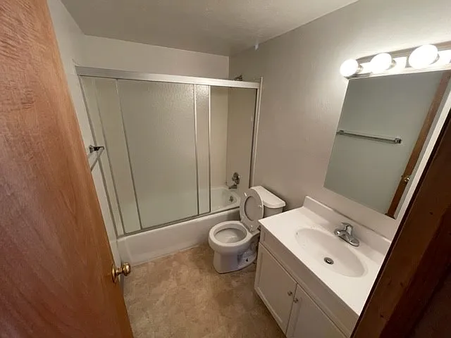 2445 E St — Photo 11