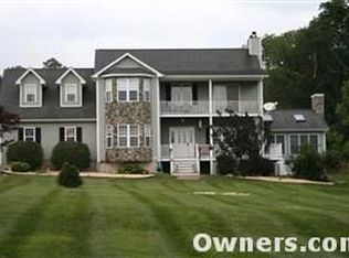 106 Heather Dr, Hopewell Junction, NY 12533