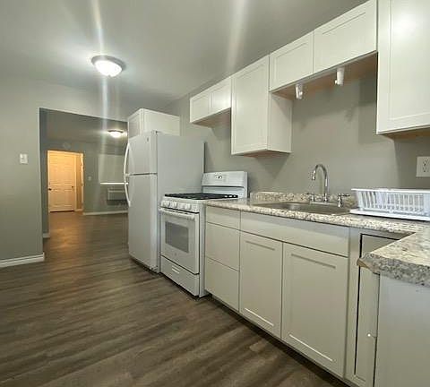 2nd image of 1326 Coffee St APT 3