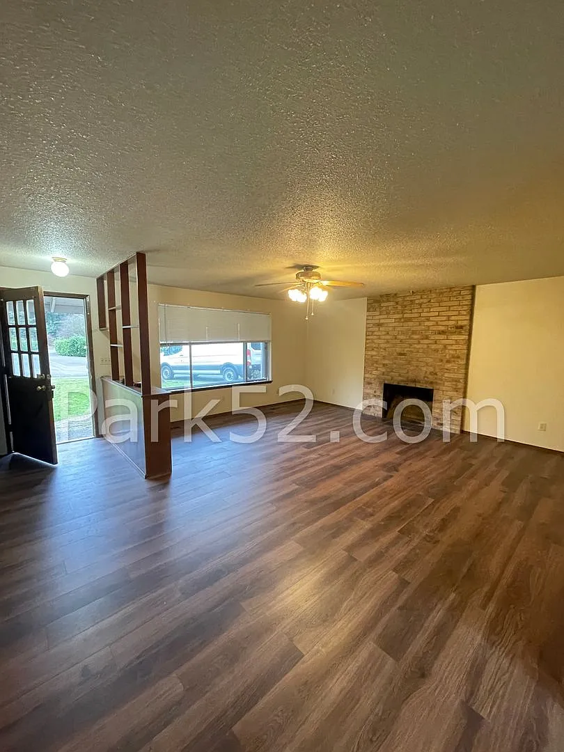 Building Photo - 9823 Willowood Pl SW