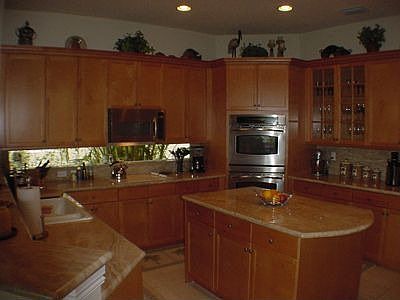 Kitchen w/Island