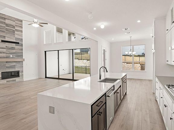 5th image of 909 Trevi Fontana Dr
