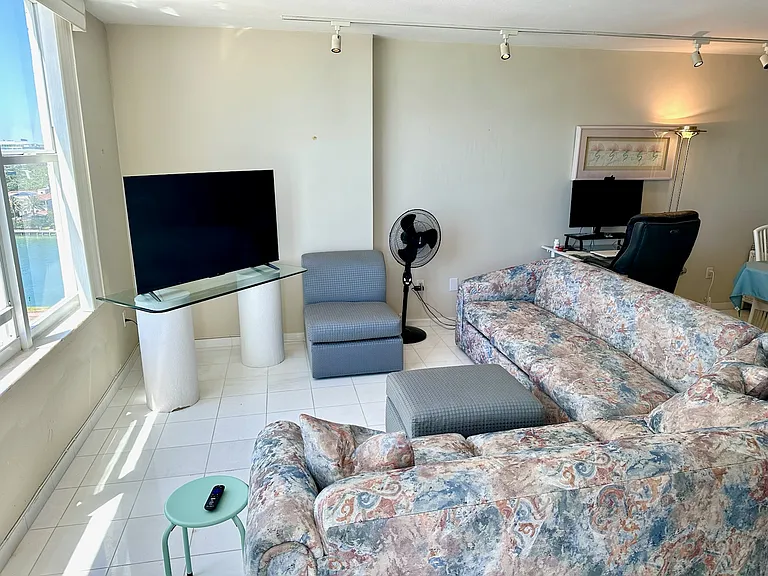 5001 Collins Ave #10G — Photo 5