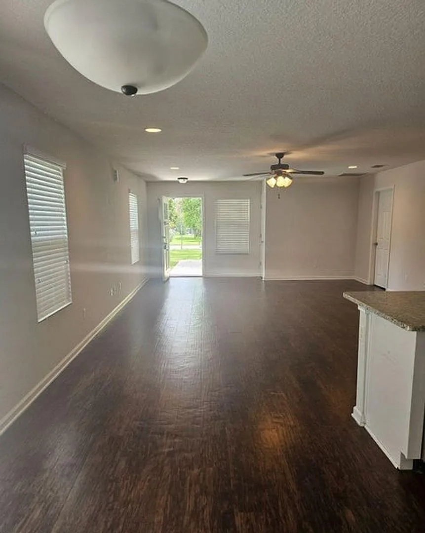 1002 Ingleside Ave — Photo 4