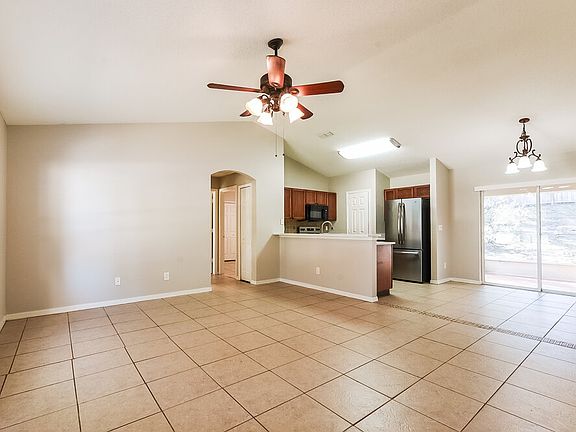 5th image of 617 Willow Run St
