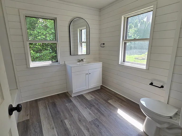 1045 Pittsburgh Ave — Photo 10