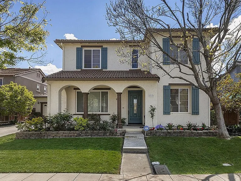 88 Felicia Ave — Photo 1
