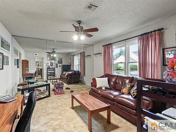 5th image of 509 Springfield Way