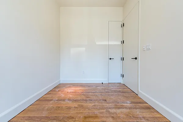 Rented by Nooklyn NYC LLC | media 80