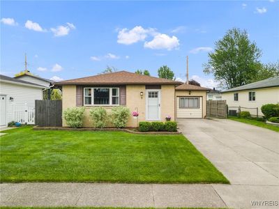 9 Oakwood Dr, Cheektowaga, NY, 14227