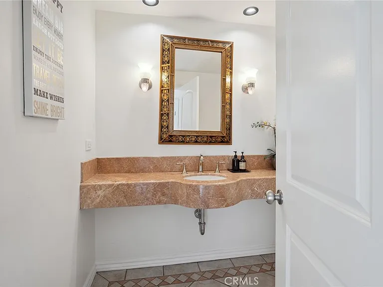 4372 Park Vicente — Photo 21