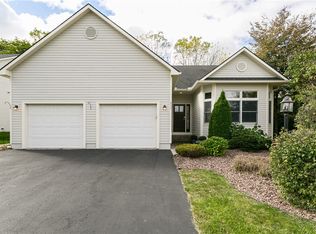 6067 Bay Hill Cir, Jamesville, NY 13078