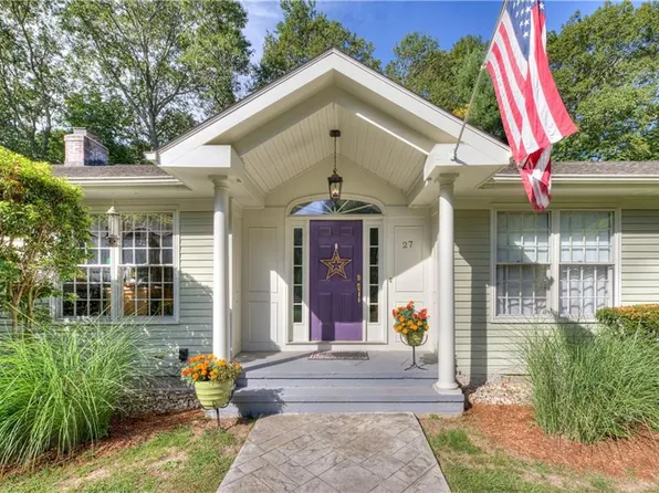 27 Mayflower Dr, East Greenwich, RI 02818