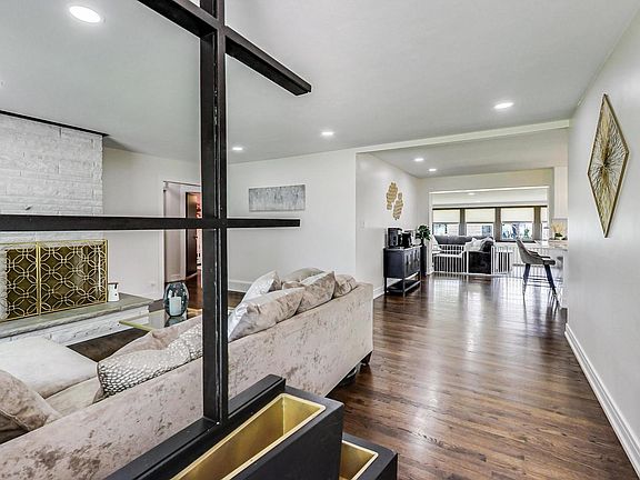 4th image of 363 N Lombard Ave
